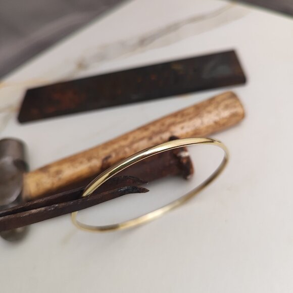 Solid gold round bracelet – timeless, minimal, and made to last. Gold bracelet. - Picture 10 of 12